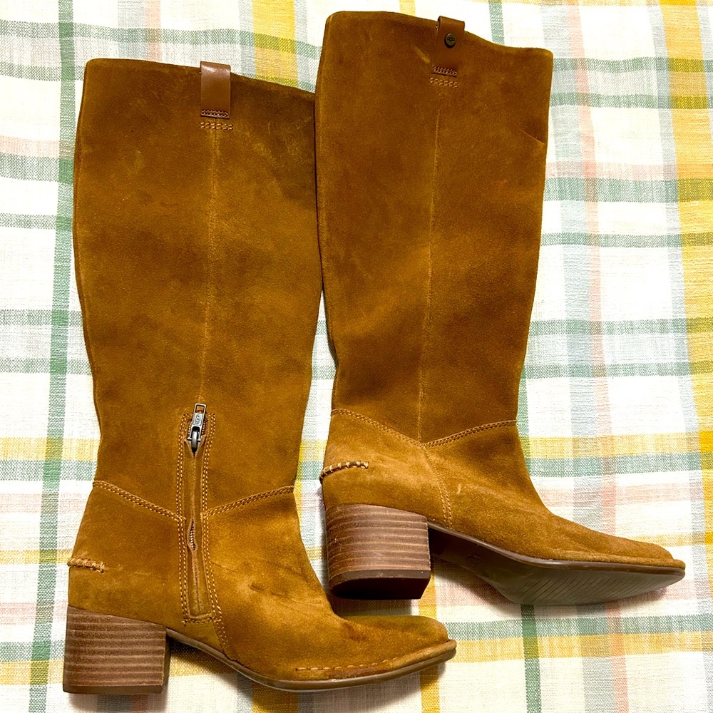 NWOB UGG Arana Women’s Size 6.5 /37.5 brown genuine leather long boots heels